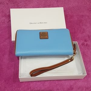 Brand New Dooney & Bourke Wallet with Box